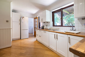 Kitchen- click for photo gallery